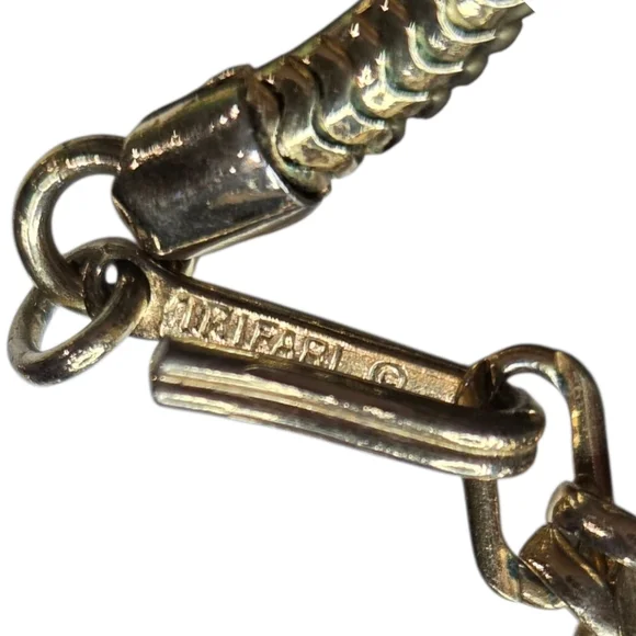 TRIFARI Vintage Emerald Glass Cabochon Crystal Gold Necklace - Picture 4 of 5